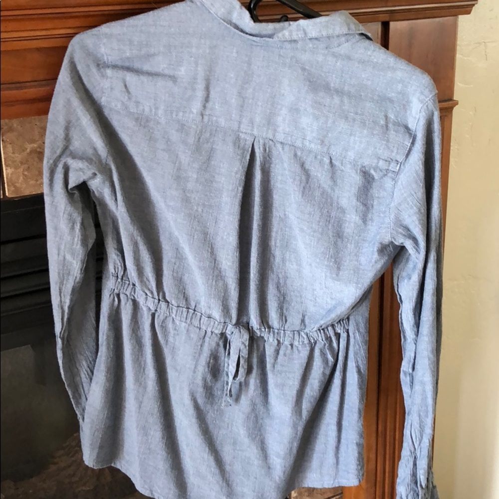 Mountain hardwear button up shirt